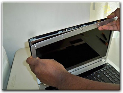 Замена экрана ноутбука Samsung в Колтушах
